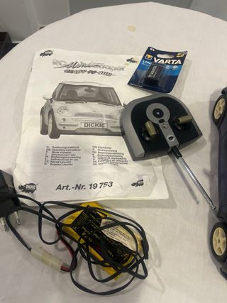 Mini teledirigido azul y crema