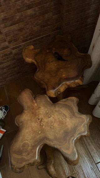 Set di comodini rustici in legno