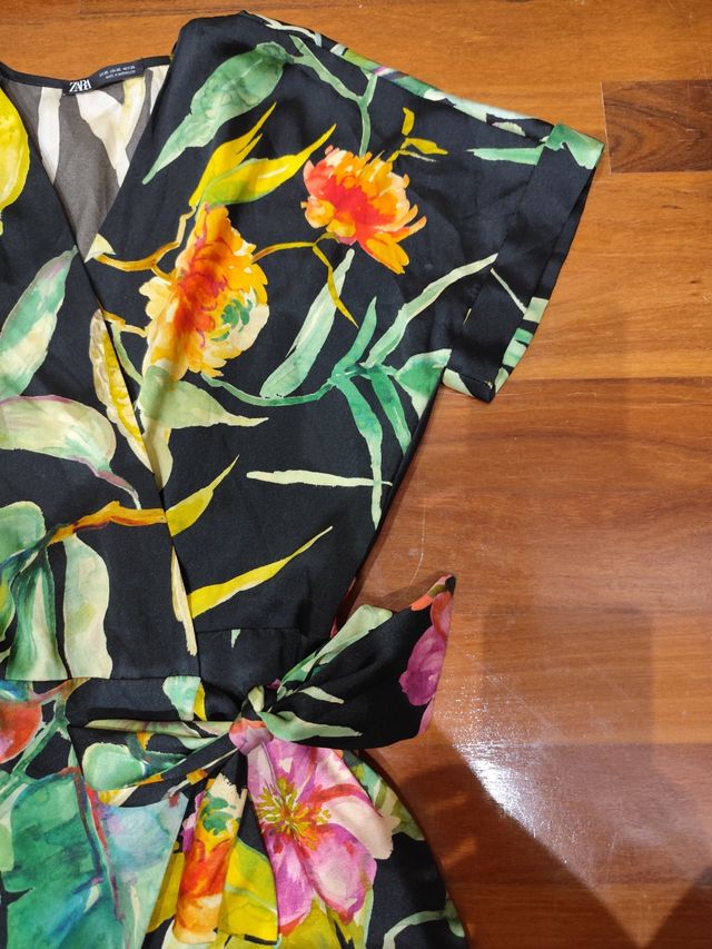 Mono Zara estampado floral. Xs( ver medidas)