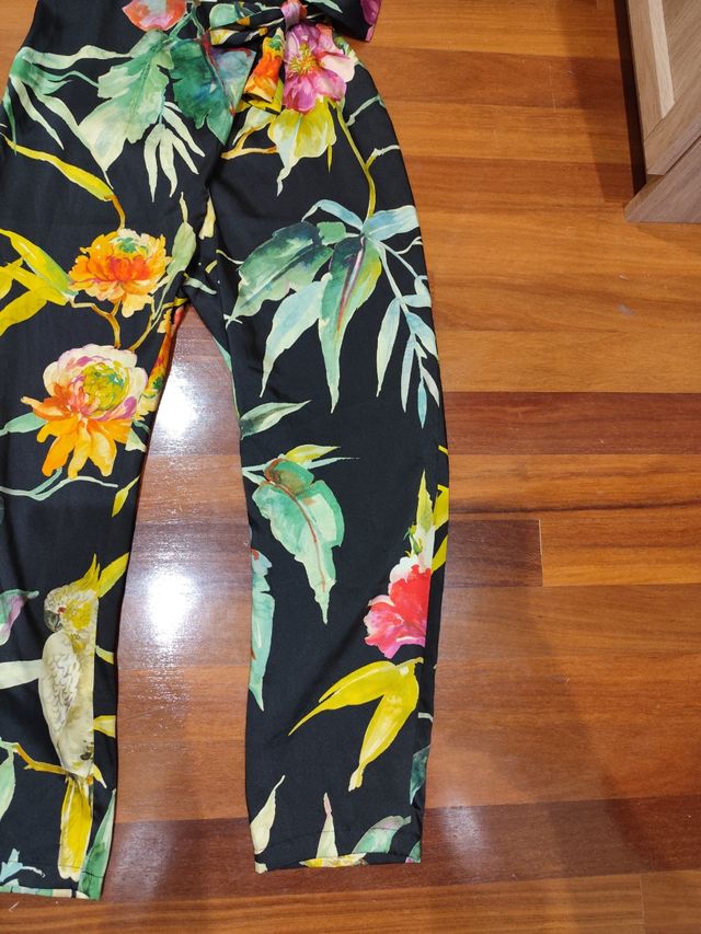 Mono Zara estampado floral. Xs( ver medidas)