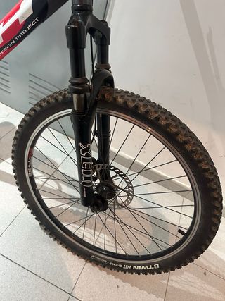 Bicicleta de Montaña BH Roja