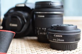 5 objetivos + flash + Regalo Canon EOS 700D