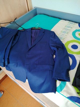 Traje de chaqueta y pantalón azul