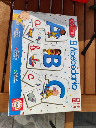 Puzzle El Abecedario Caillou Educa