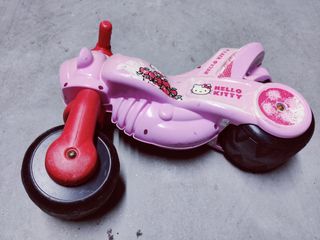 Moto infantil Hello Kitty rosa