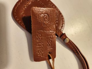 Monedero de piel y tela