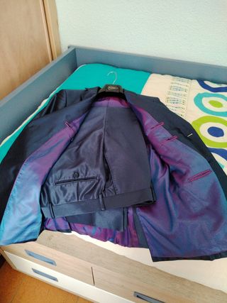 Traje de chaqueta con pantalón incluido. 