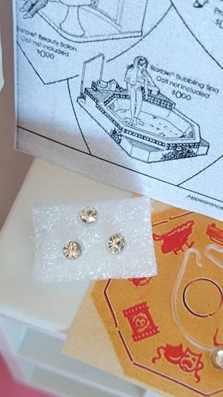 Cinturón y joyas para Barbie
