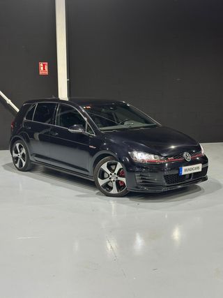 Volkswagen Golf GTI Performance 2.0 TSI 230CV DSG BMT