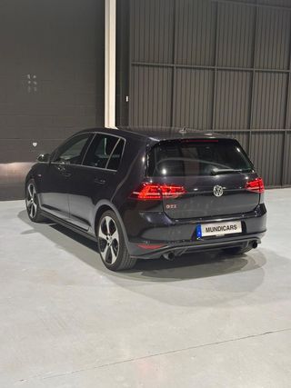 Volkswagen Golf GTI Performance 2.0 TSI 230CV DSG BMT