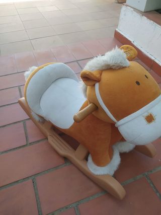 Caballo balancín marron