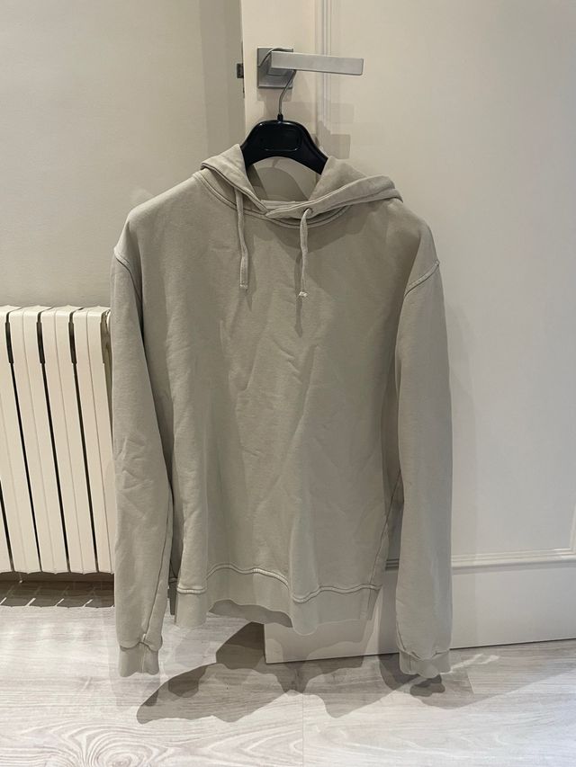 Camisola bege com capuz