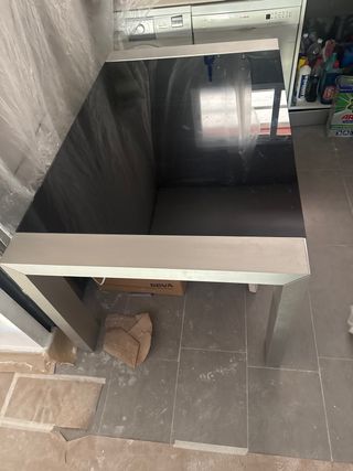 Mesa extensible cristal negro y metal