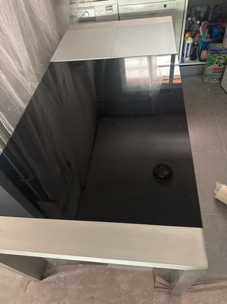 Mesa extensible cristal negro y metal