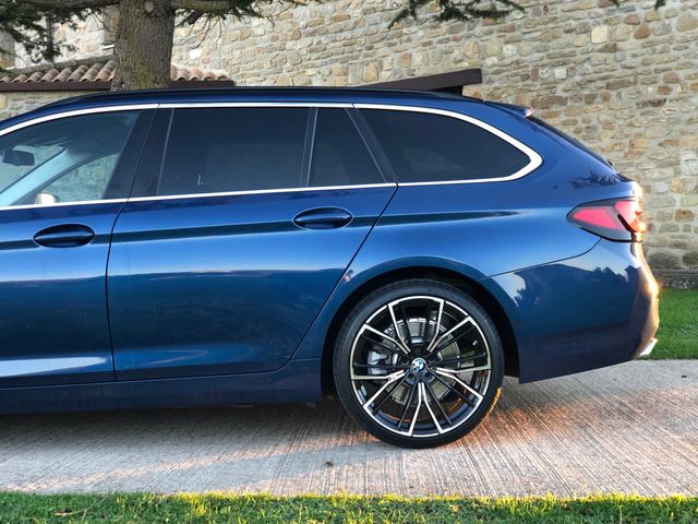 BMW 520dA TOURING G31.