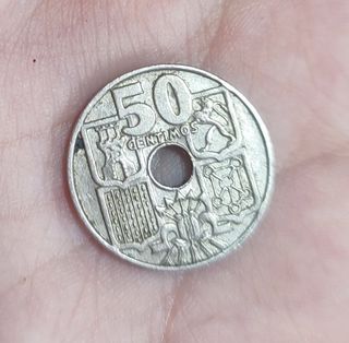 Moneda 50 Céntimos con agujero