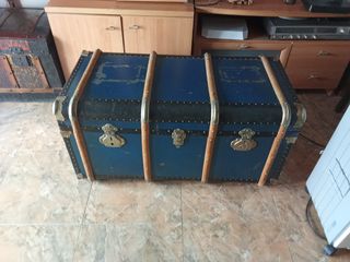 Baule vintage blu e nere