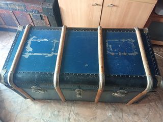 Baule vintage blu e nere