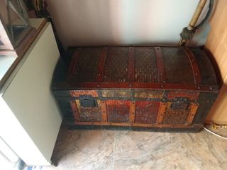 Baule vintage blu e nere