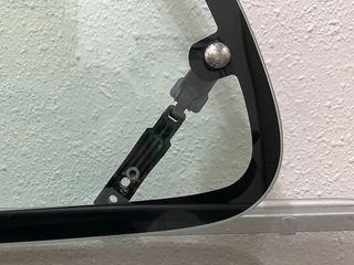 Ventana Nissan Micra K11