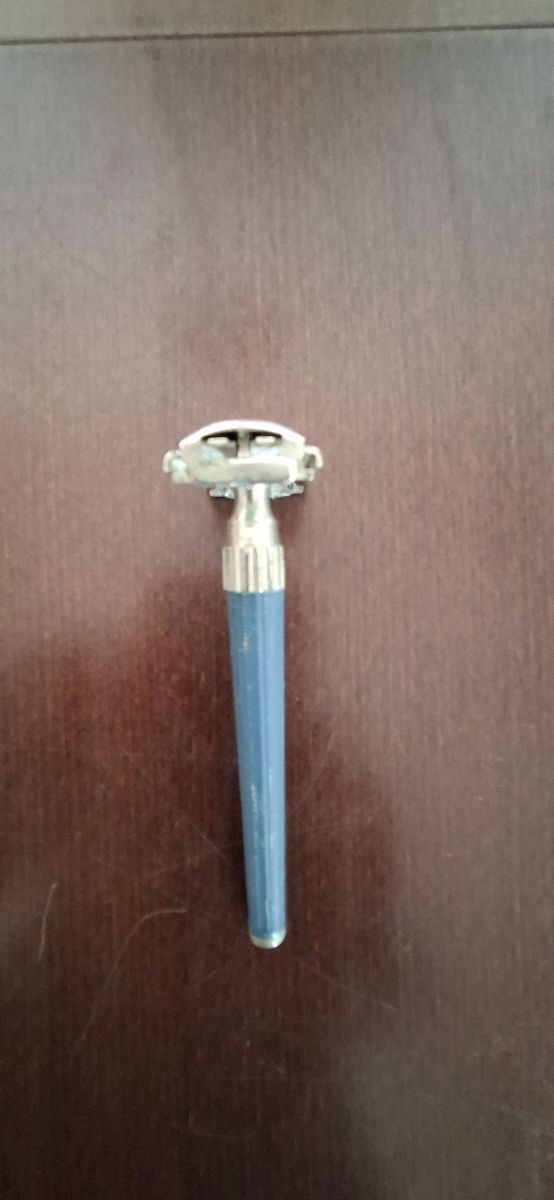 Afeitadora Vintage Manual Azul y Plateada