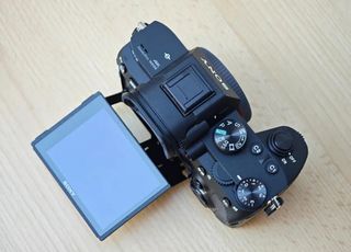 Sony a7III nueva + 28-70mm OSS 