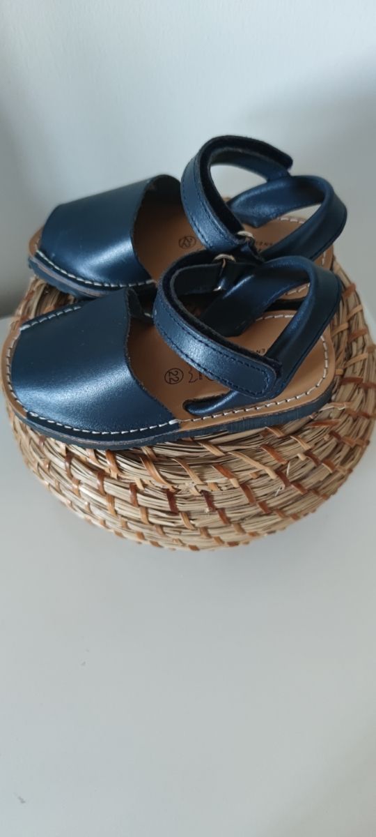 Sandalias bebé azul marino