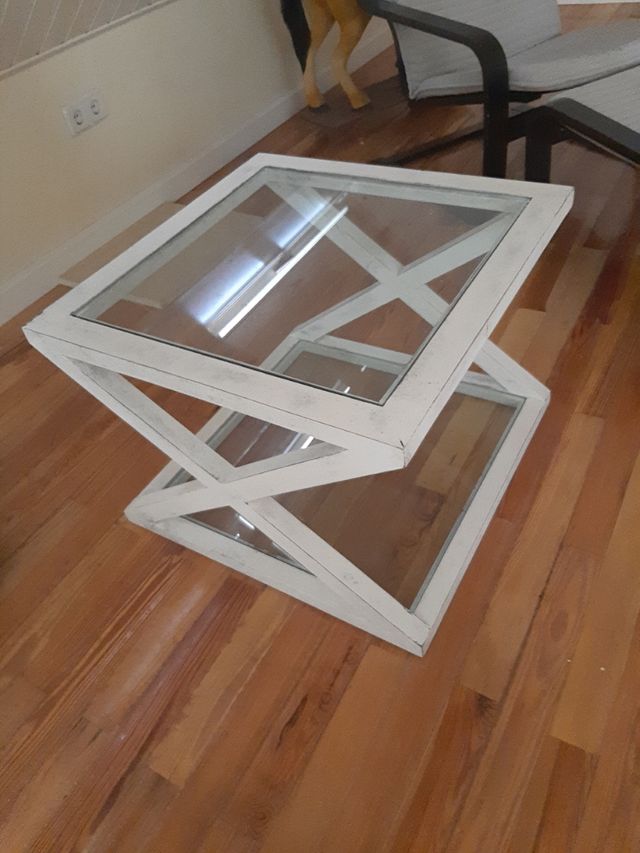 Mesa de la marca Banak.