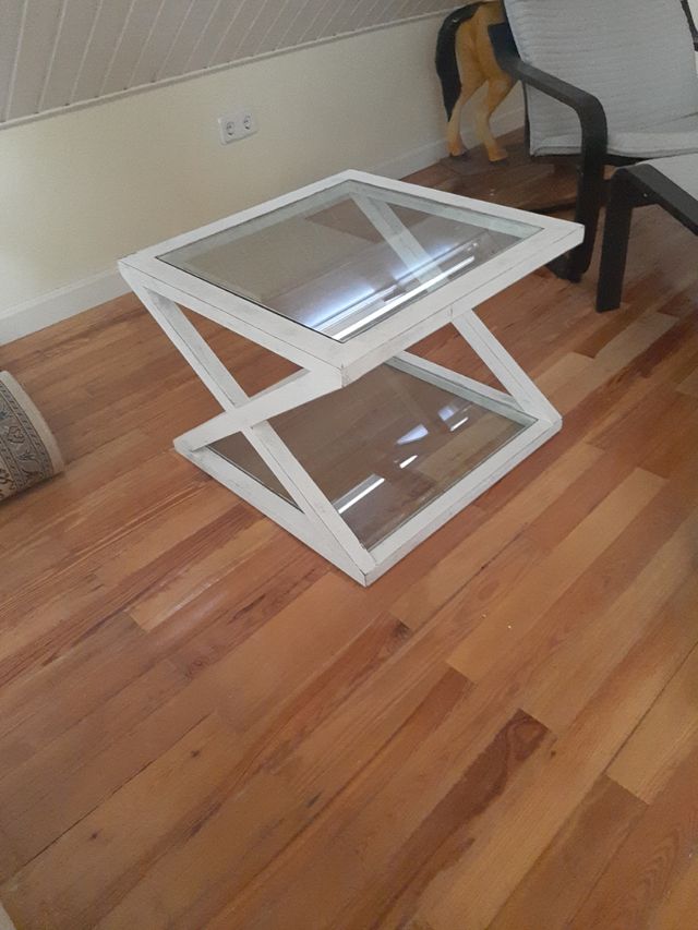 Mesa de la marca Banak.