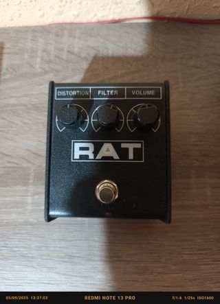 Pedal de distorsión RAT