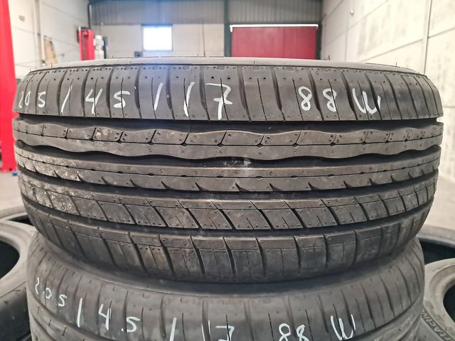 Neumáticos 205/45/17