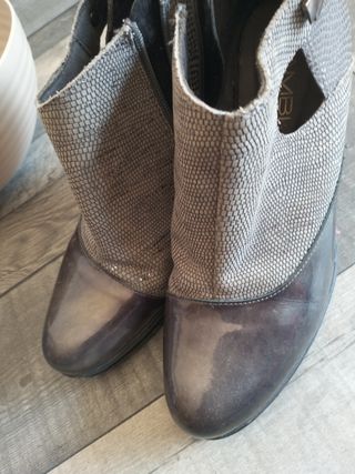 Botín de piel gris talla 39