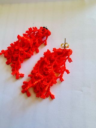 Pendientes de coral naranja