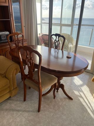 Mesa de comedor ovalada madera con 4 sillas