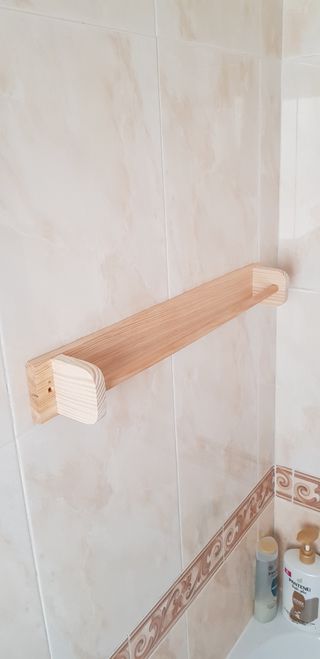 Toallero de madera
