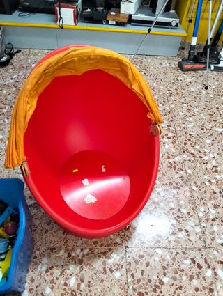 Mecedora infantil roja