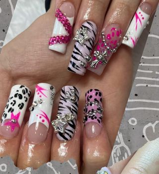 ✨Manicura y estética✨

