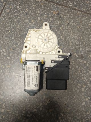 Motor elevalunas trasero izquierdo VW
