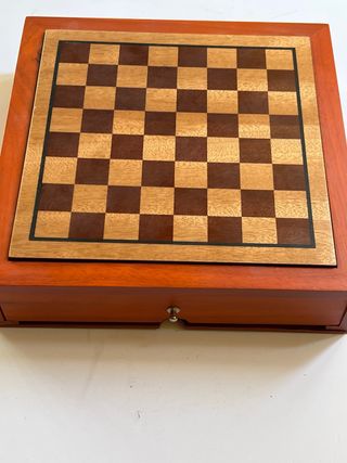Ajedrez de Madera y Barajas Americanas 27 x 27 x 7
