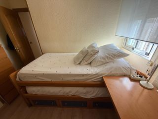 Cama nido con escritorio.