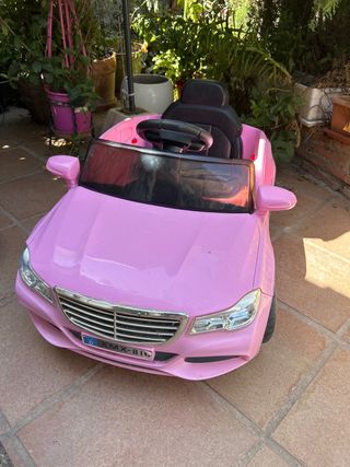 Coche eléctrico infantil rosa, necesita bateria