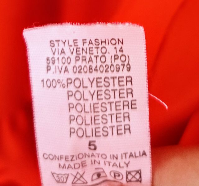 Vestido rojo de entretiempo con volantes