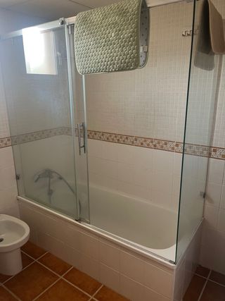 Baño completo con mampara 