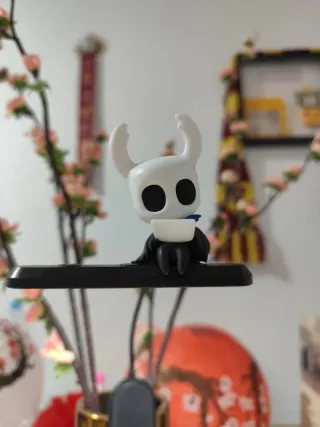 Figura Hollow Knight con gusano