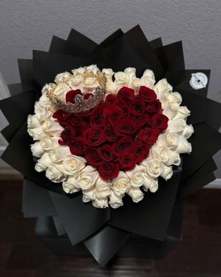 Ramo de rosas en forma de corazón