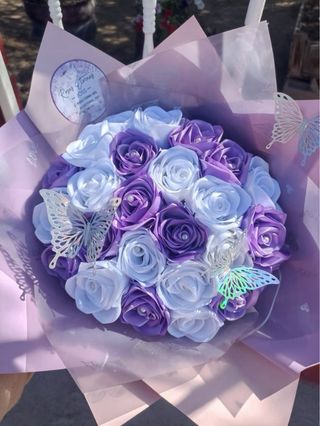 Ramo de rosas en forma de corazón