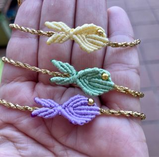 Braccialetti in macramè con pesce