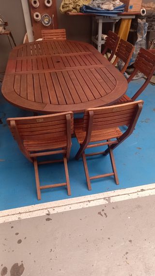 Mesa de jardín de madera Teka