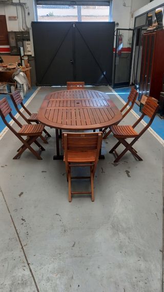 Mesa de jardín de madera Teka