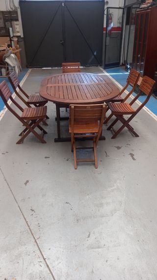 Mesa de jardín de madera Teka